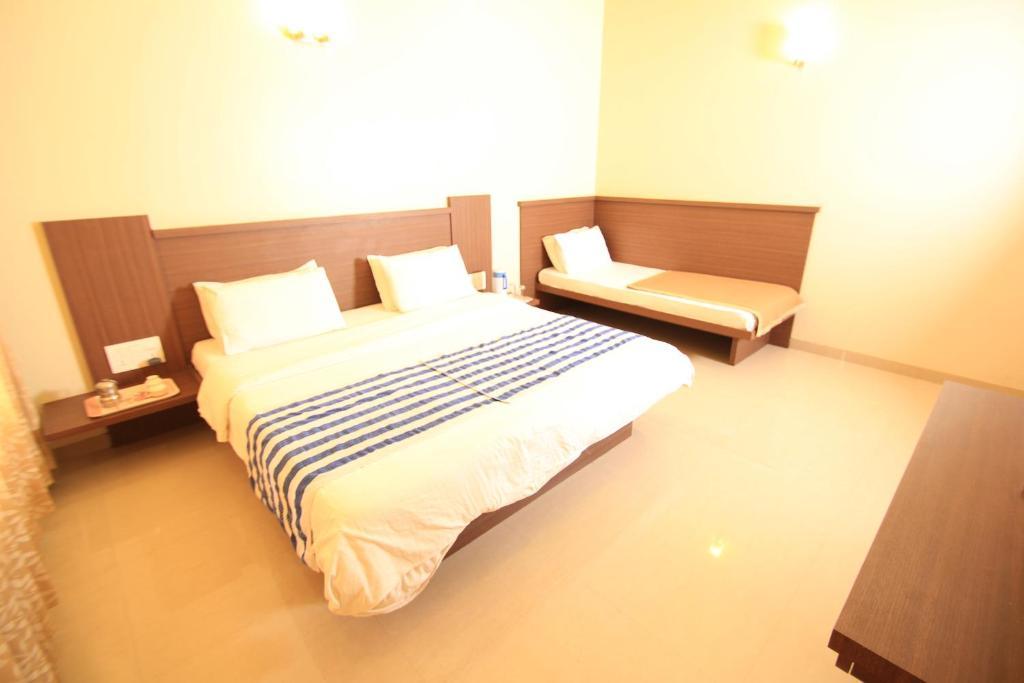 Hotel Sai Smaran Shirdi Rum bild