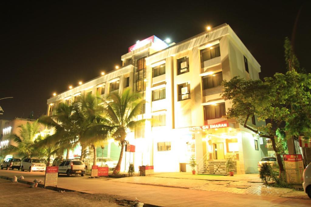 Hotel Sai Smaran Shirdi Exteriör bild